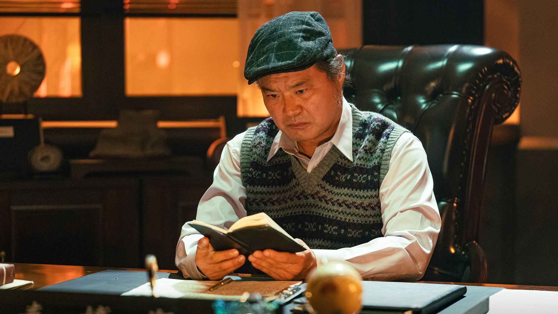 Pyo Baek-ho gets the evidence (Image via X @CJnDrama)