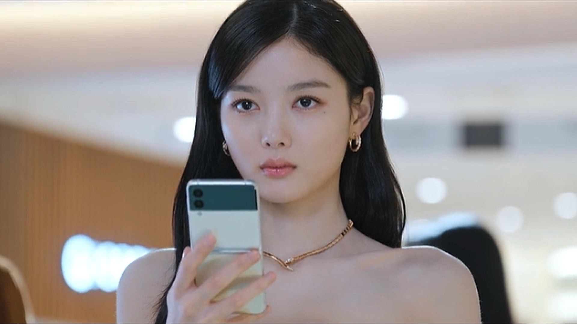 Ah-jin gets slammed by fans (Image via Viki)