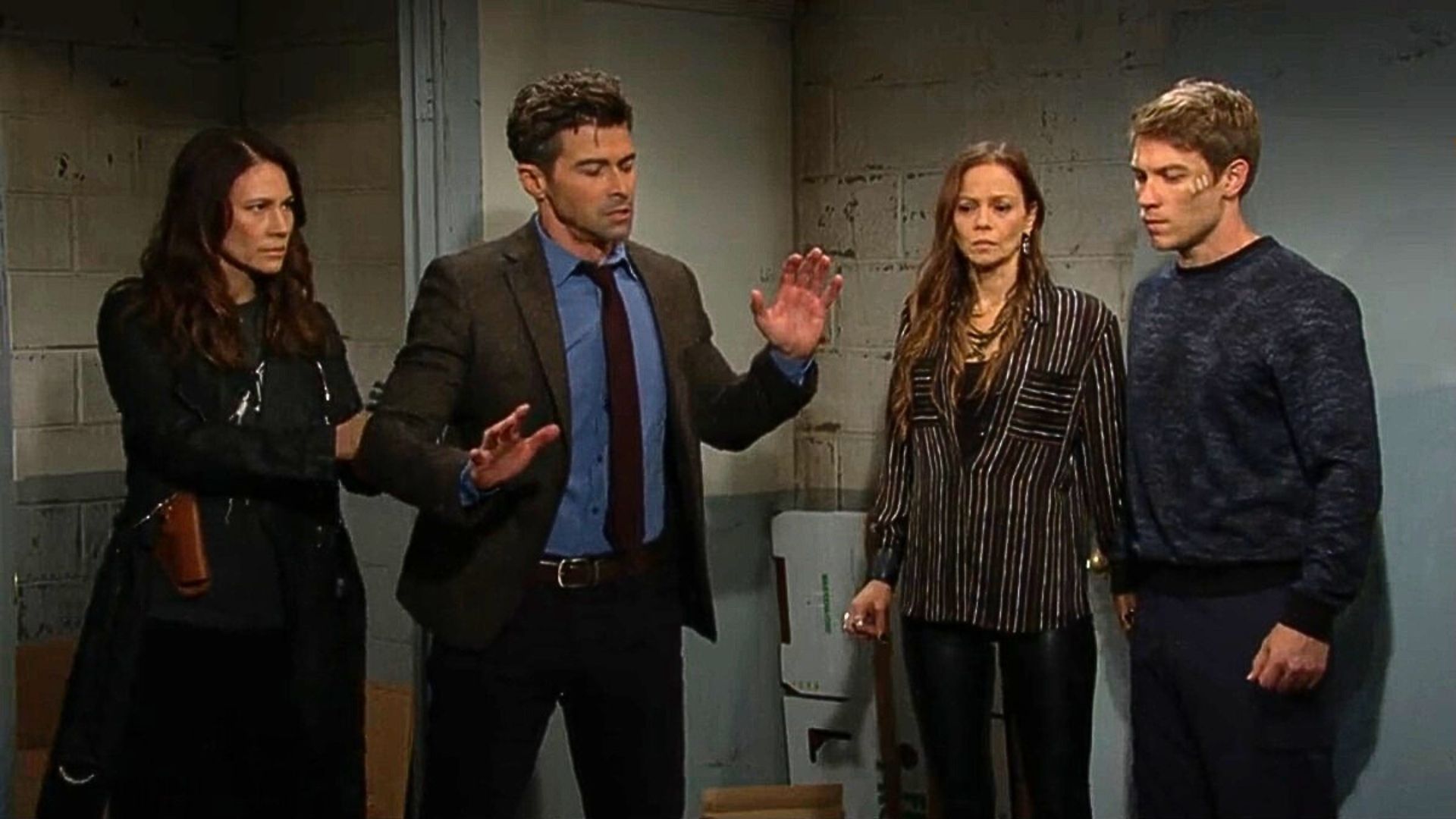 Annie pulled a gun on Burrow on The Young and the Restless | Image: CBS
