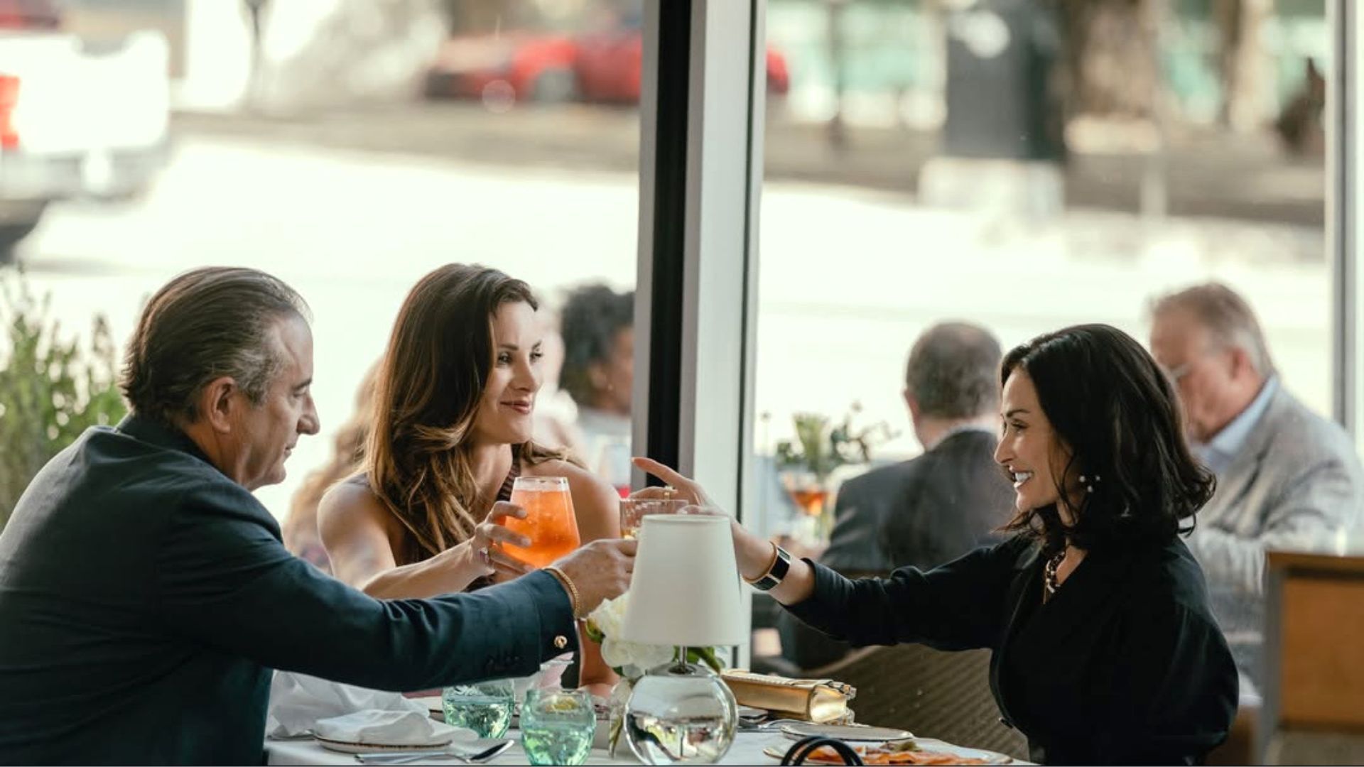 Cami meets Dan and his wife (Image via Instagram @landmanpplus)