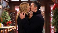 Phyllis and Cane kiss on The Young and the Restless | Image: CBS