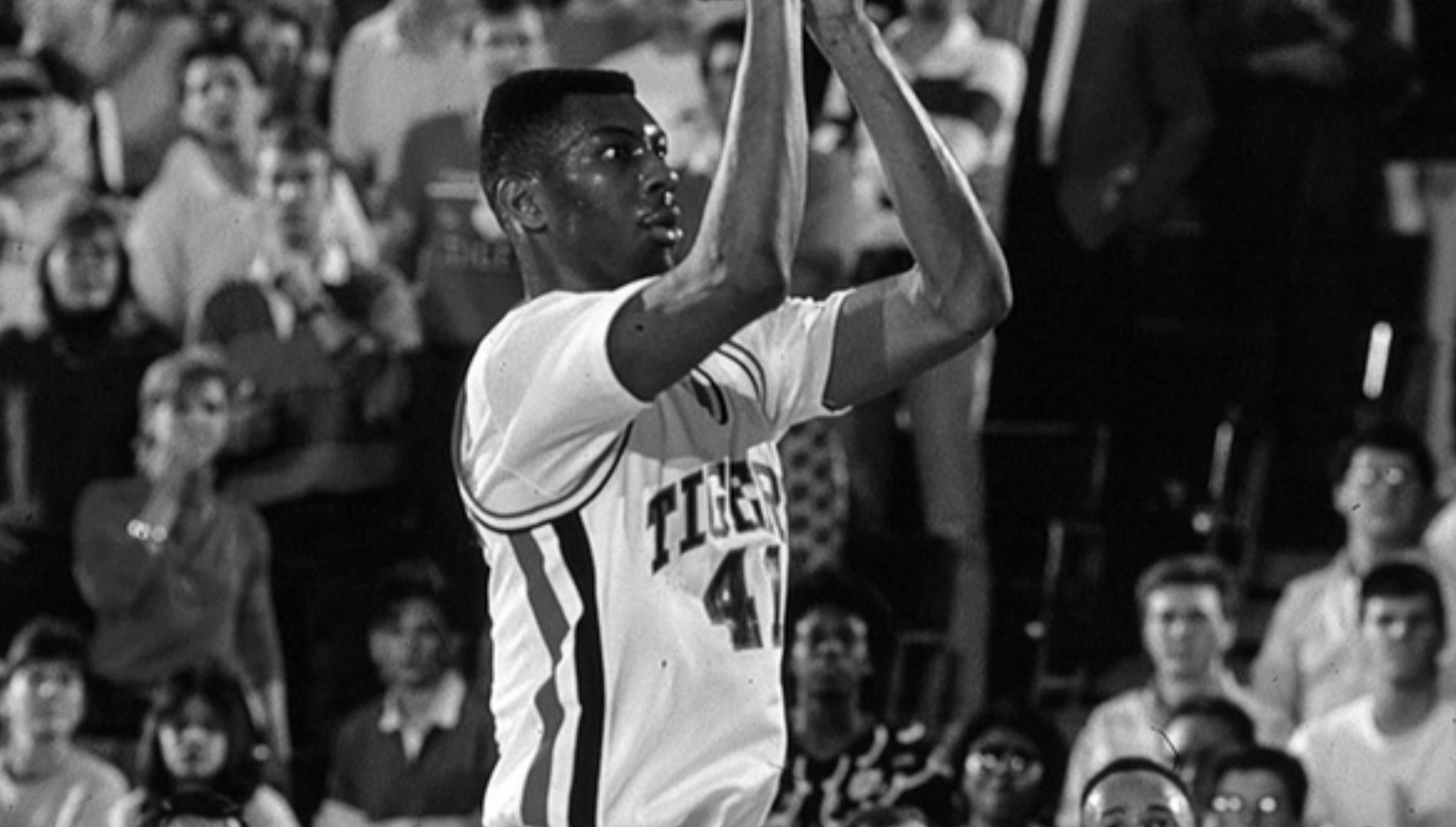 Elden Cambell (Image via Instagram/@clemsonmbb)