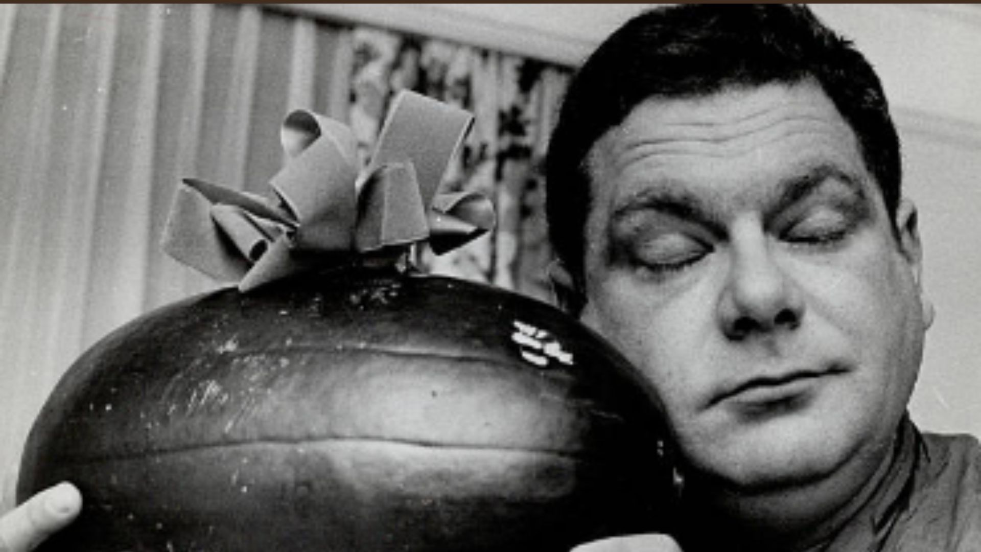 Jackie Vernon (Image via Getty)