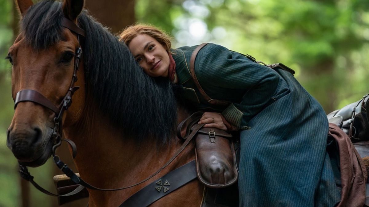 Outlander: Every major character who knows Claire's time-traveling ...