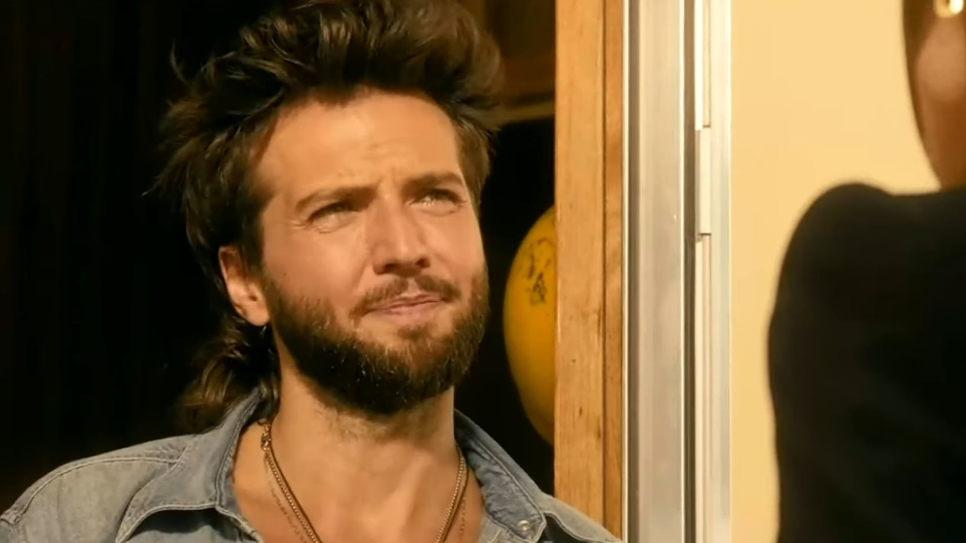 Guy Burnet as Charlie (Image Via: Paramount+)