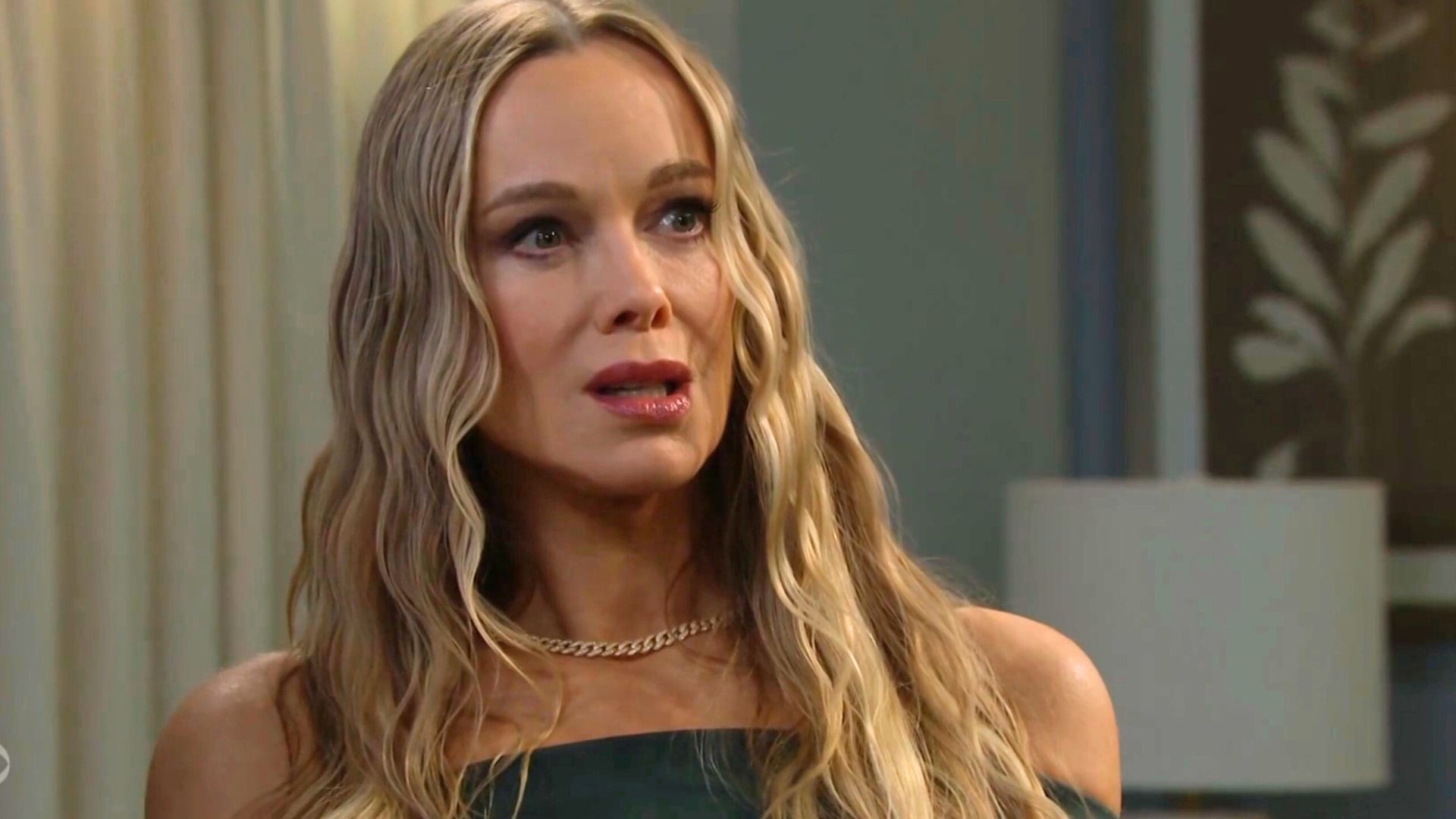 The middle sister is caught in the middle on The Bold and the Beautiful | Image: CBS