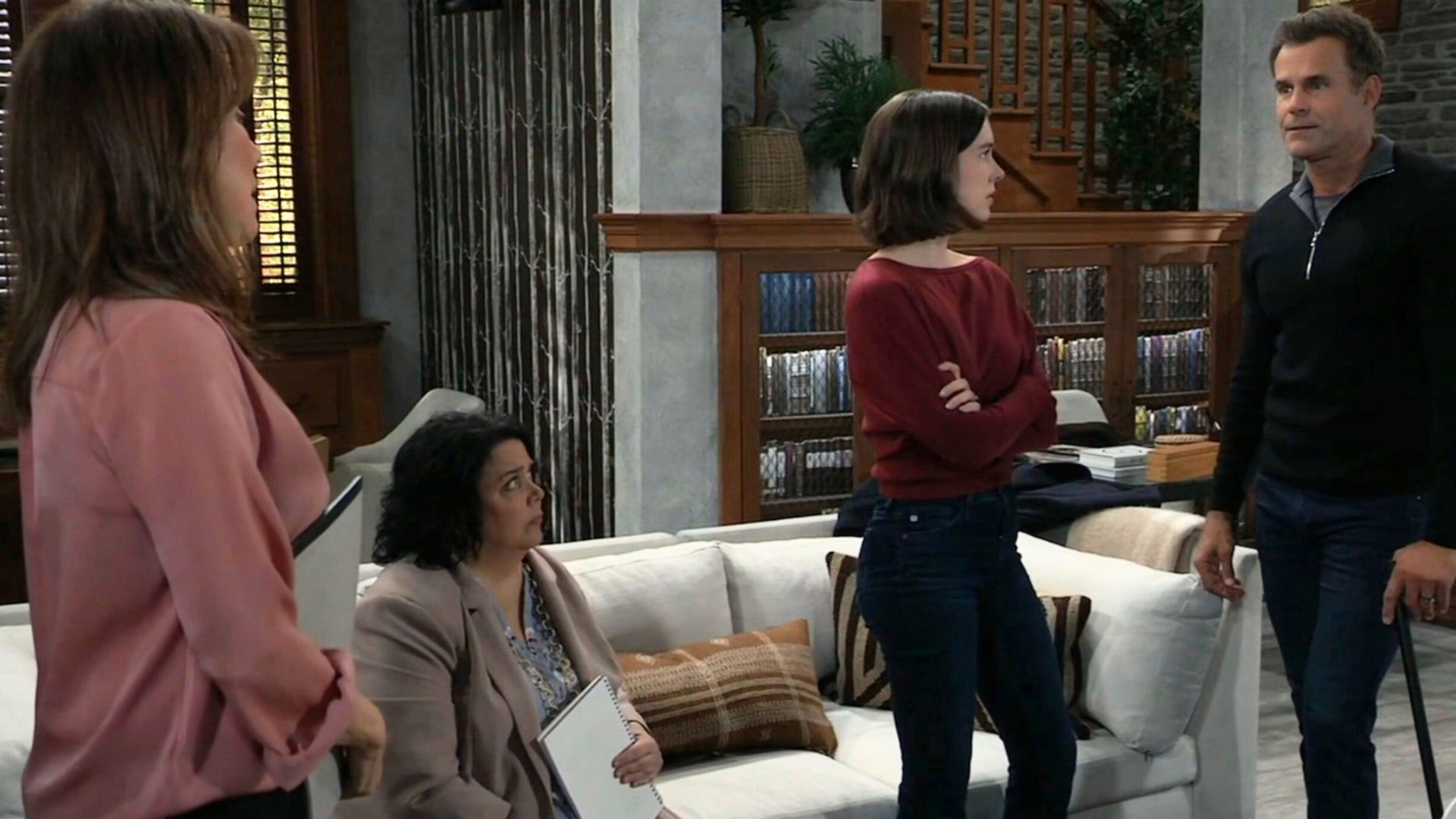 Nobody in Alexis&#039; living room likes Drew | Image: ABC