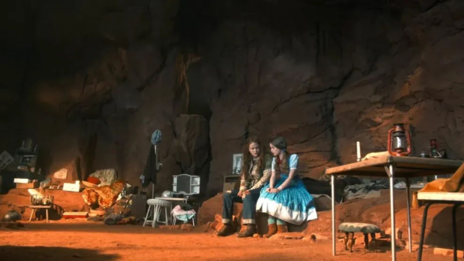 Max and Holly (Image via Netflix)