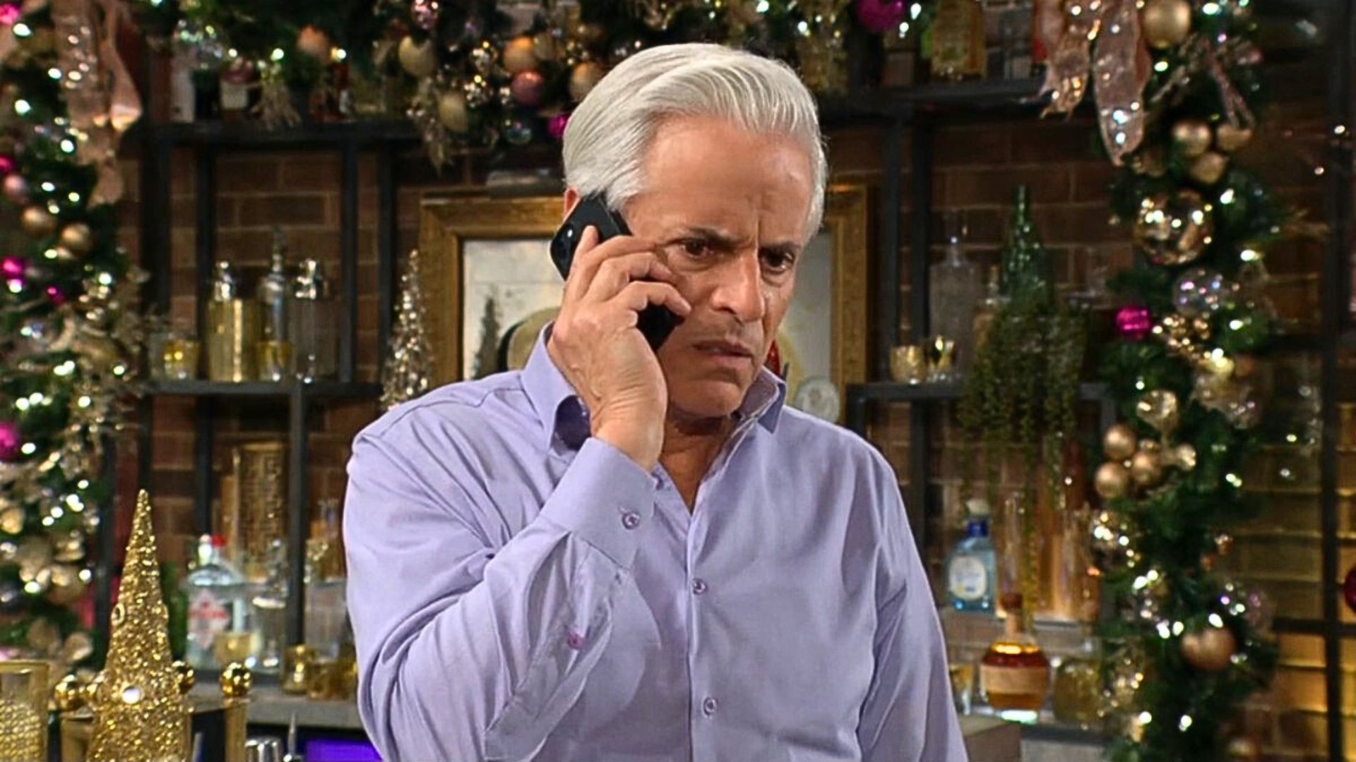 Victor rudely hung up on Michael on The Young and the Restless | Image: CBS