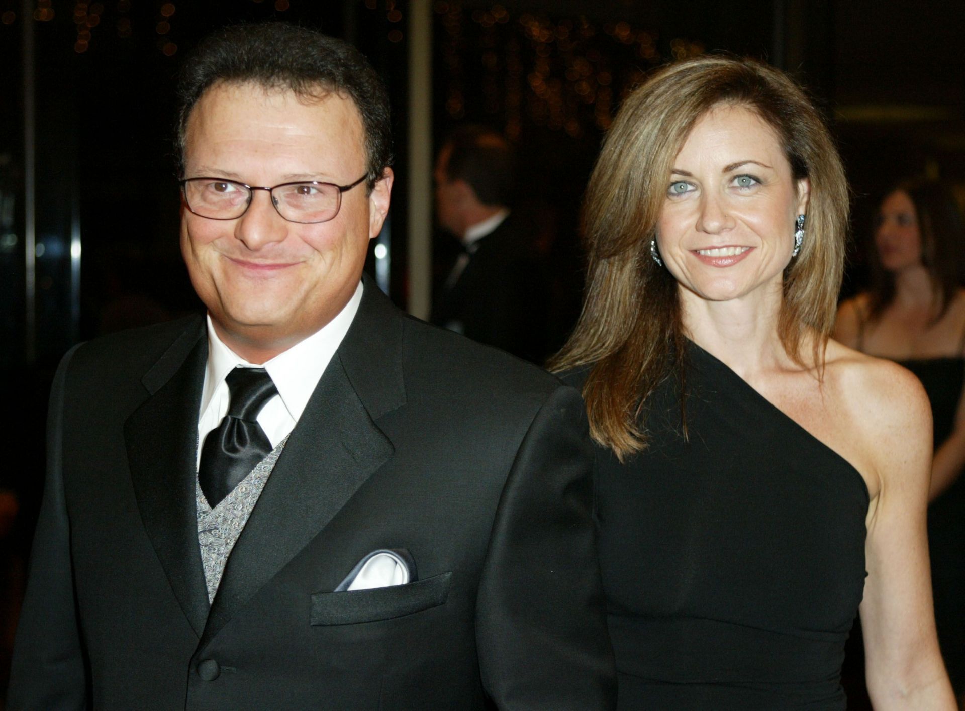 Actor Wayne Knight and his wife attend the 2003 Presentation of the 18th Annual American Cinematheque Award - Source: Getty
