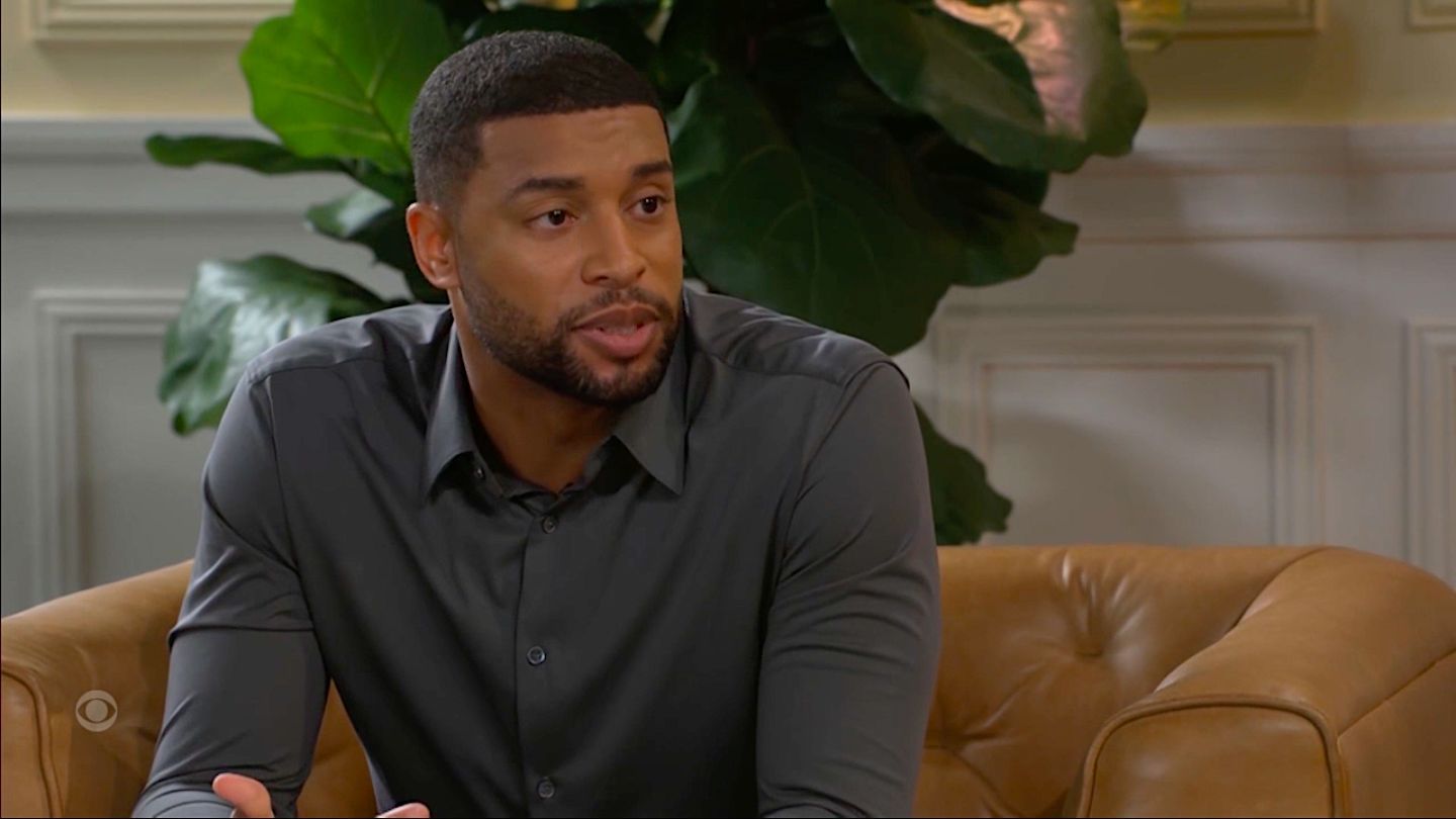 Martin got backup from Smitty &ndash; and the news that his campaign sucked &ndash; on Beyond the Gates | Image: CBS