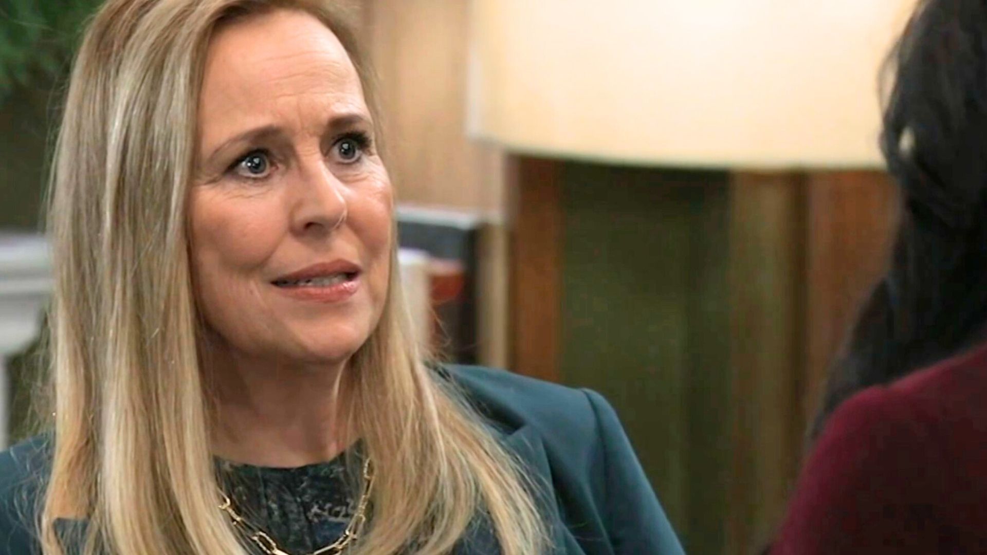 Laura gets intel from Jordan | Image: ABC