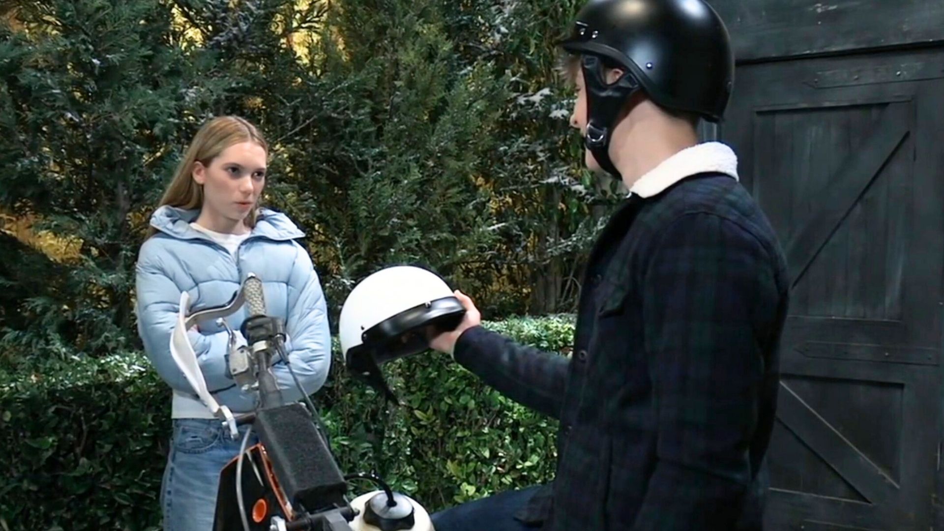 Danny offered Charlotte a ride on General Hospital | Image: ABC