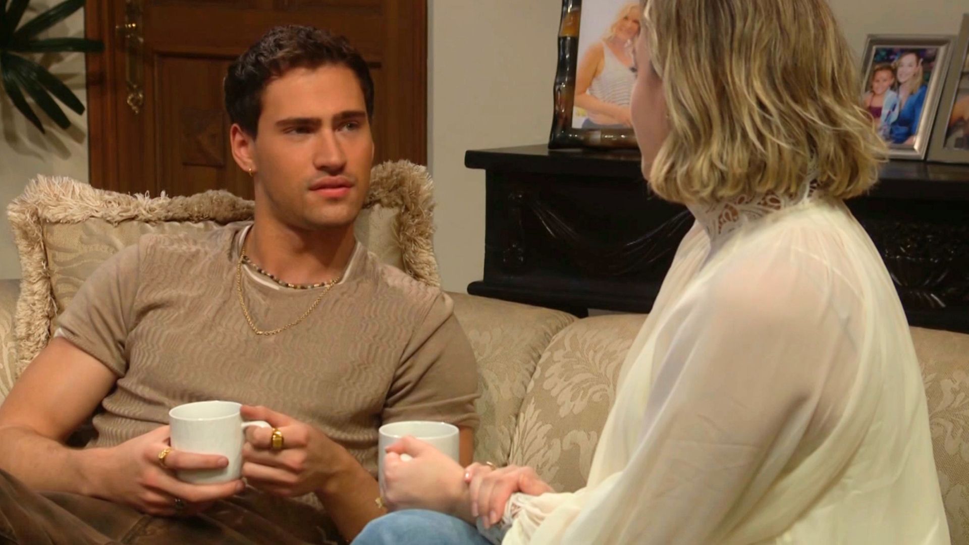 Deke and Hope discussed Deacon | Image: CBS