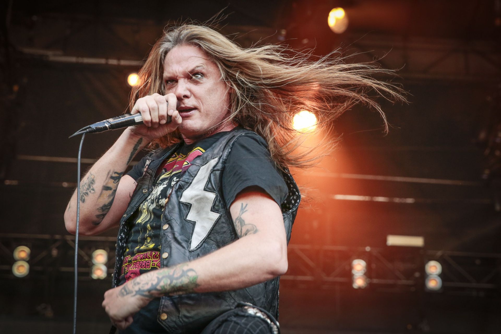 Skid Row rocker Sebastian Bach says sorry to Christina Applegate for 1989 romance revealed in her memoir