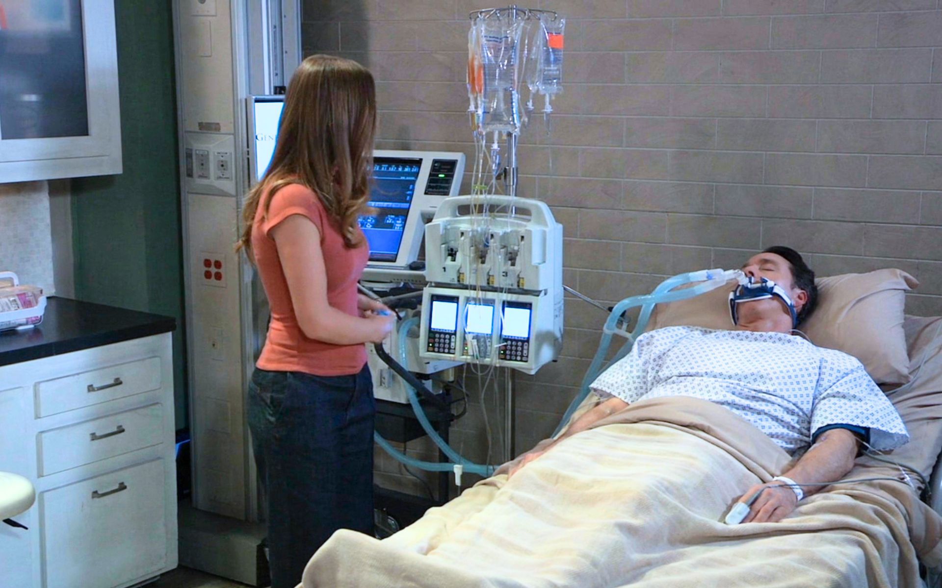 General Hospital's Josslyn tries to finish Josslyn off | Image: ABC