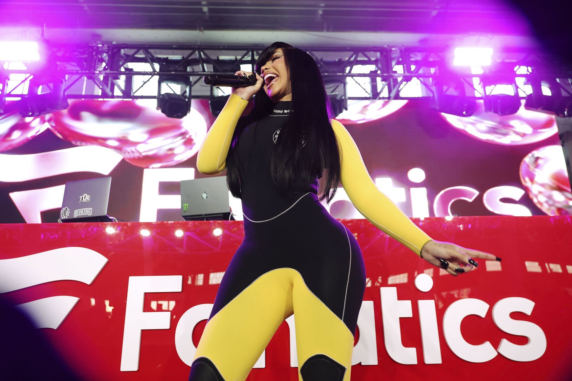 “Not everything is a shot or personal”- Cardi B shuts down claims of