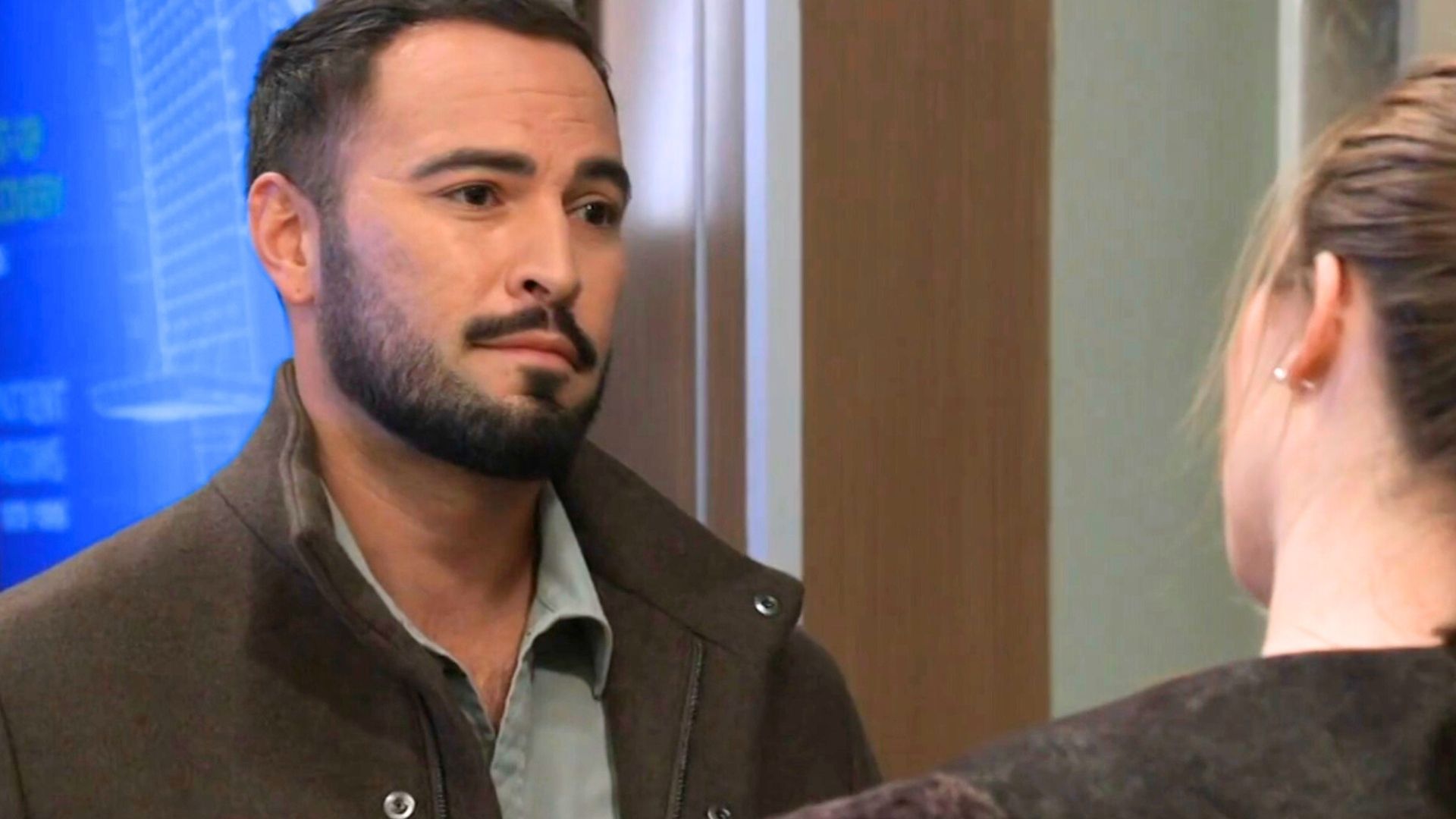 Marco gives Josslyn some info | Image: ABC