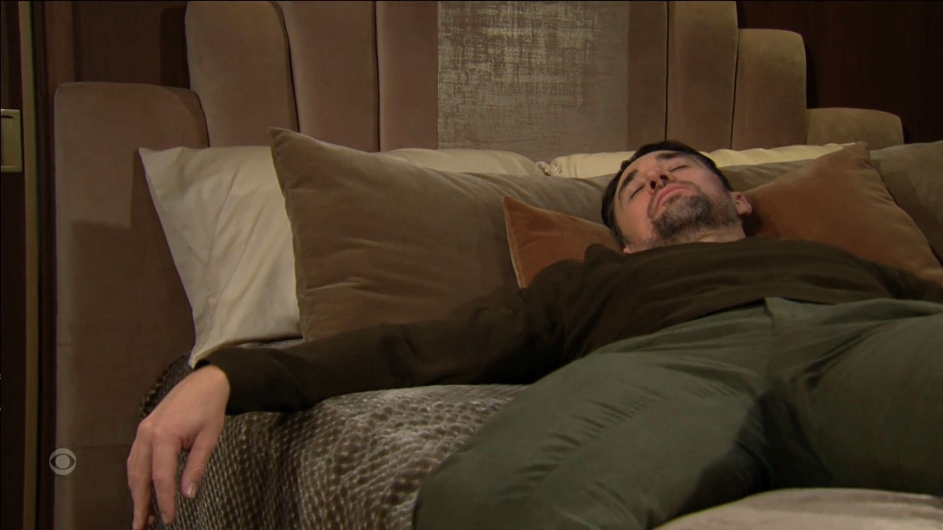 The Young and the Restless: Cane drugged by Phyllis | Image: CBS
