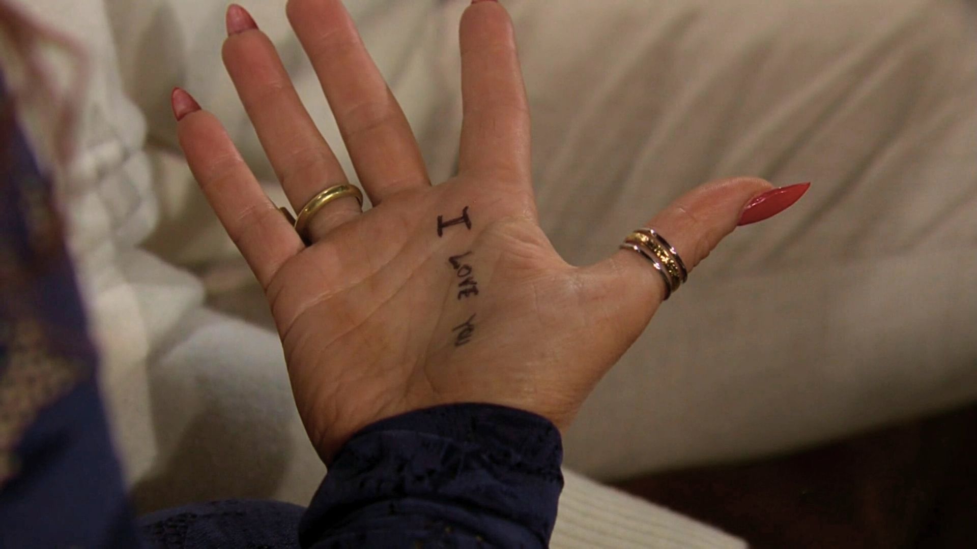 The Young and the Restless: Billy writes his feelings on Sallys hand | Image: CBS