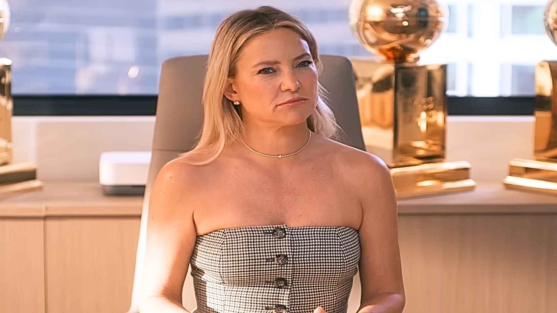 A shocking twist arrives while Isla faces an array of challenges