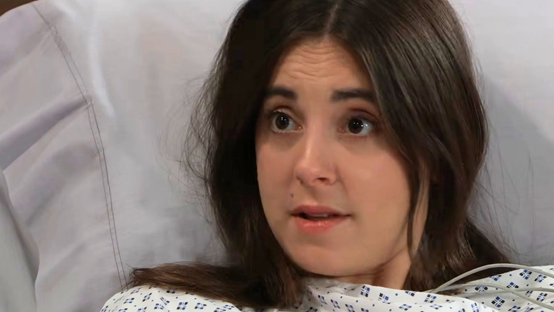 General Hospital's Molly is ready for her surgery | Image: ABC