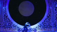 A magic carpet ride for Emma and Gio | Image: ABC