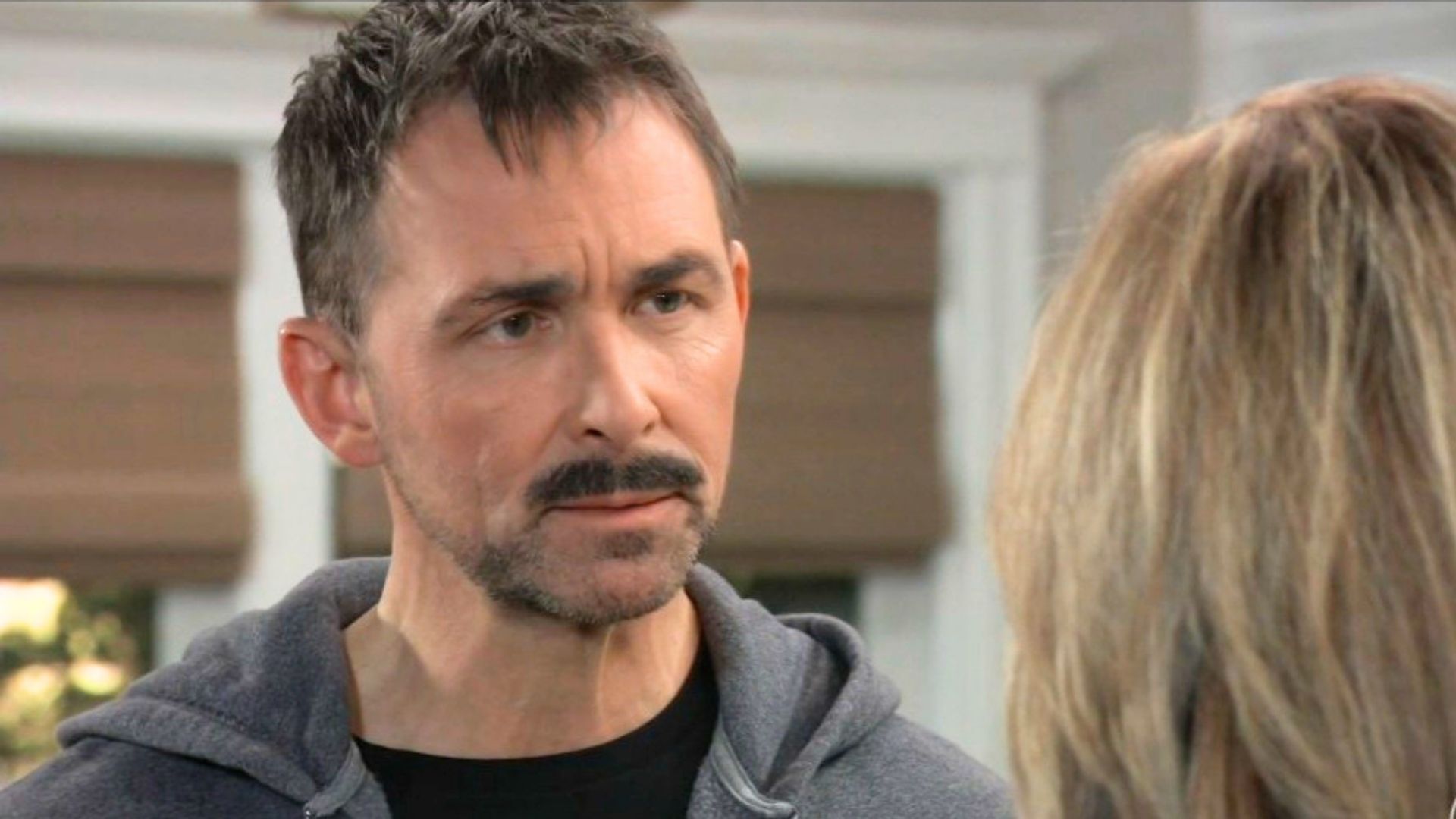 Valentin will protect Carly and Josslyn | Image: ABC