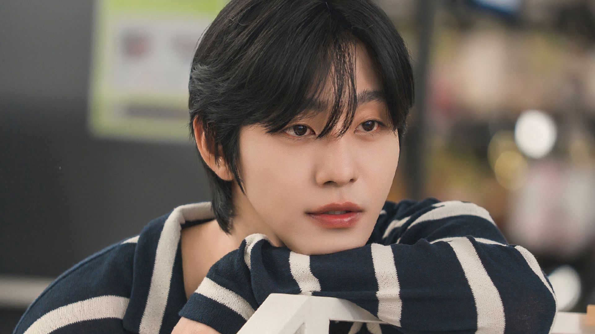 Ahn Hyo-seop plays a young farmer (Images via X/@SBSNOW)
