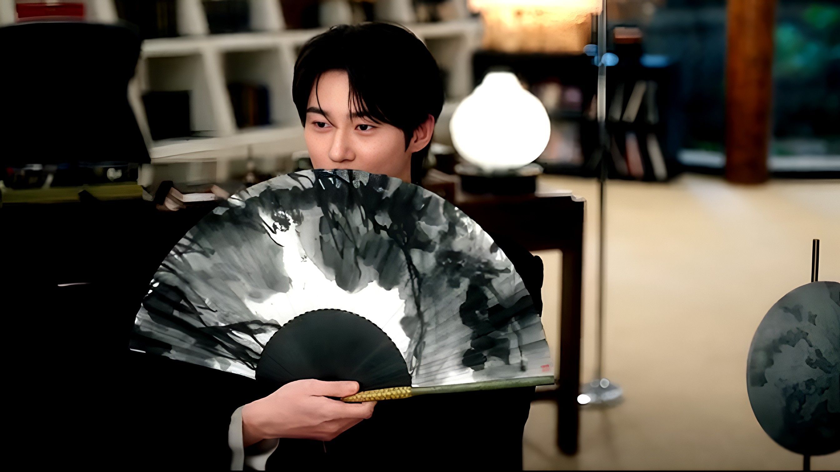 Prince I-an’s fan gesture wasn’t random—here’s the hidden meaning you missed