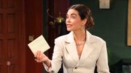 Victoria Newman (Amelia Heinle) delivered a letter to Phyllis Summers (Michelle Stafford) from Summer on The Young and the Restless | Image: CBS