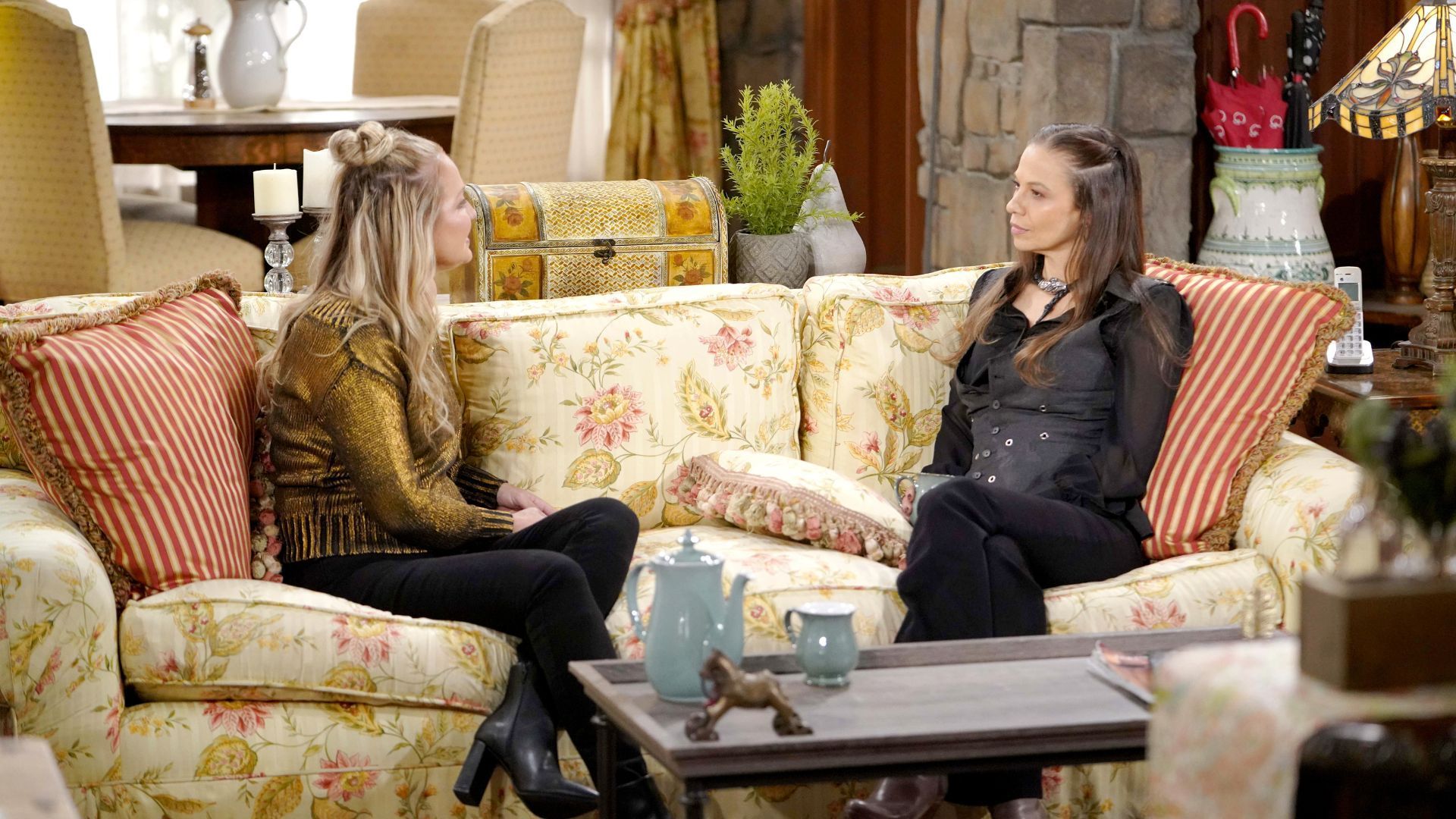 Sharon (Sharon Case) is going to question Sienna Bacall (Tamara Braun) on The Young and the Restless | Image: JPI