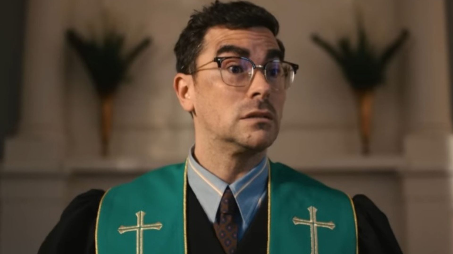 Dan Levy fans turn into critics with his new crime comedy Big Mistakes