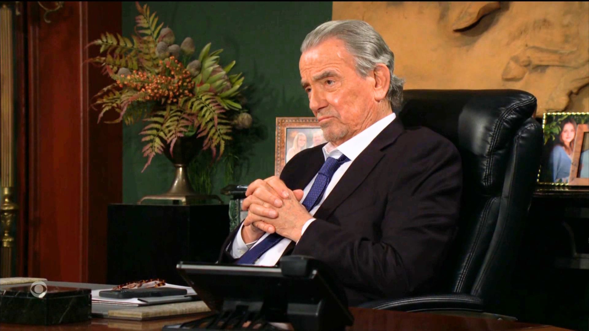 Victor will do whatever he can to help Nick beat his addiction on Y&R | Image: CBS