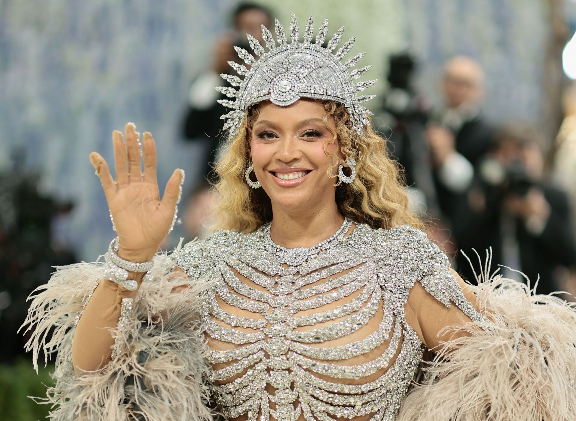 Beyoncé’s Met Gala 2026 look: Skeleton-inspired gown as she returns ...