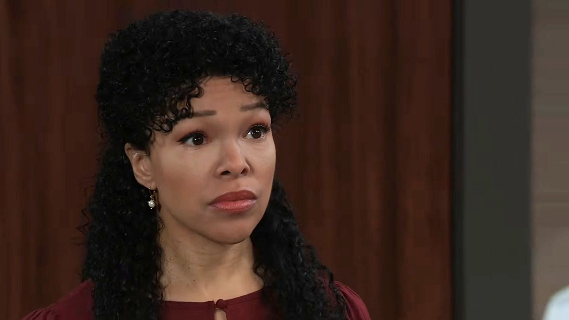 Portia tries to reason with crazy Curtis | Image: ABC