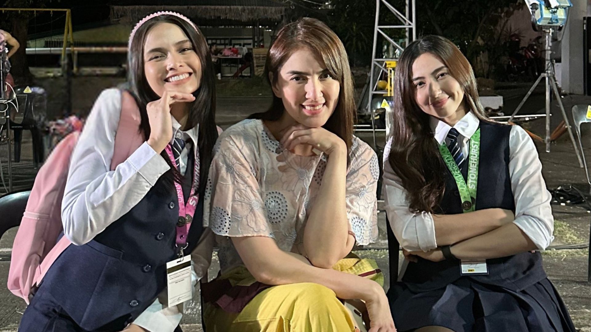 The cast members posing together (Image via X/@VivaOnePH)