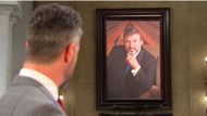 EJ looks at his father Stefano's portrait often on DAYS | Image: Peacock