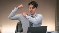 Ki-jun supports In-ah (Image via X/@CJnDrama)