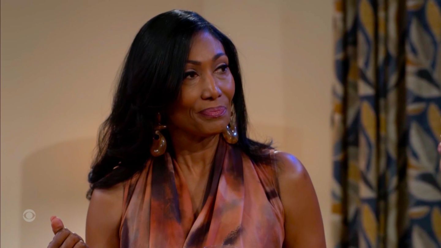 Leslie ate a little humble pie along with her gourmet mac-and-cheese on Beyond the Gates | Image: CBS