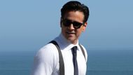 Colin Farrell plays John Sugar (Image via Apple TV)