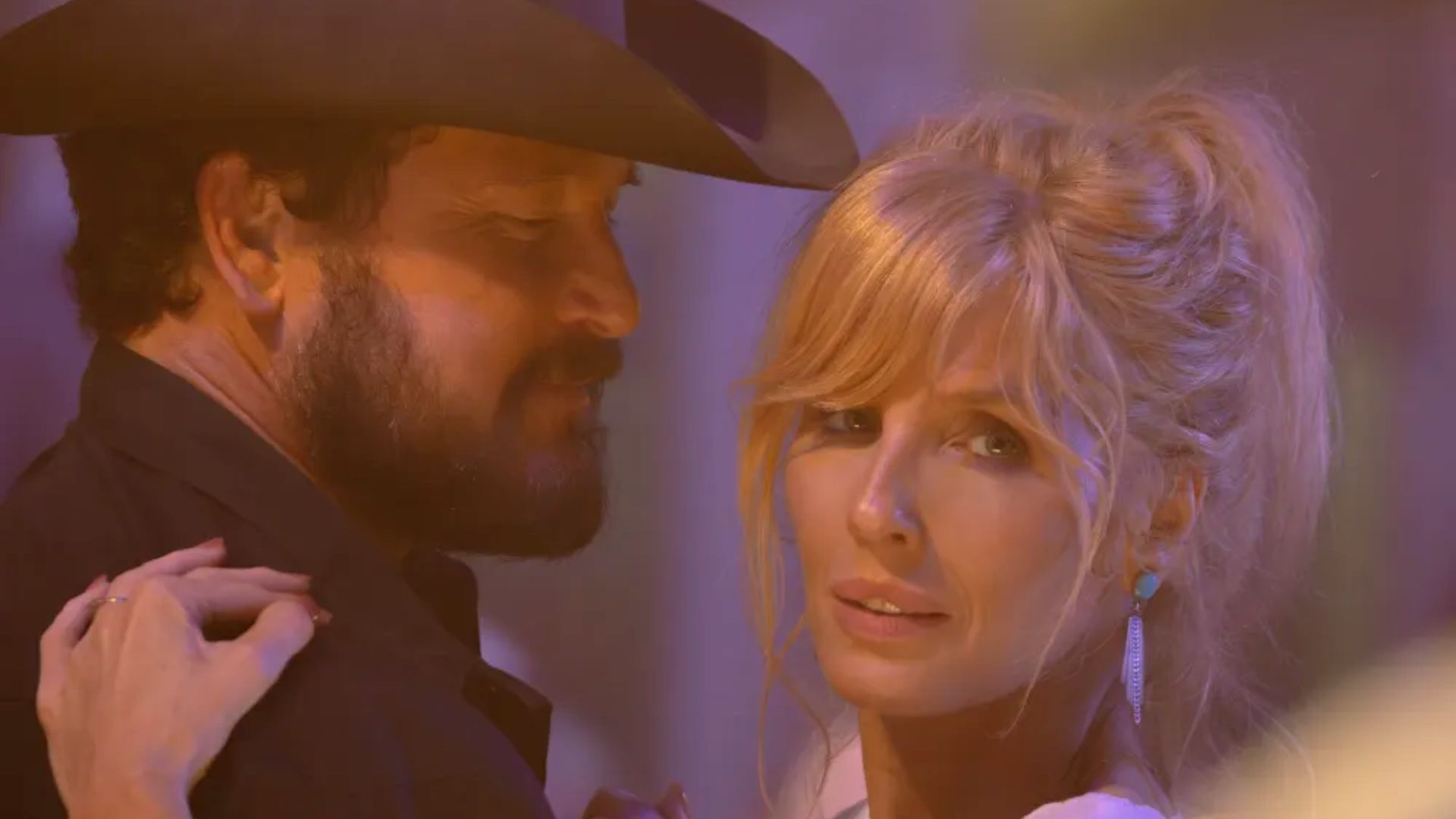 Cole Hauser and Kelly Reilly (Image via Paramount+)