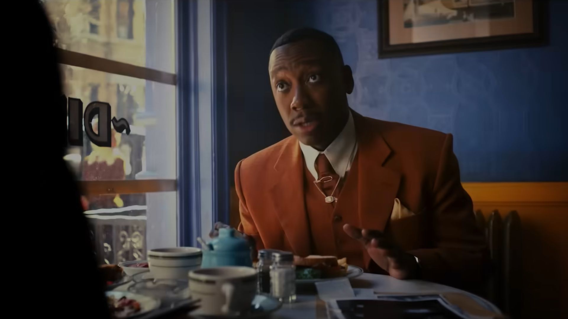 Lamorne Morris as Robbie Robertson (Image via YouTube/Prime Video)
