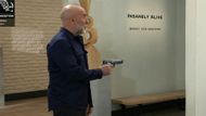 Sidwell turned up at Ava's gallery | Image: ABC