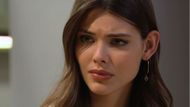 Electra is unable to fight insecurities about her boyfriend | Image: CBS