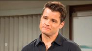 Kyle chatted with Victoria at the hospital | Image: CBS
