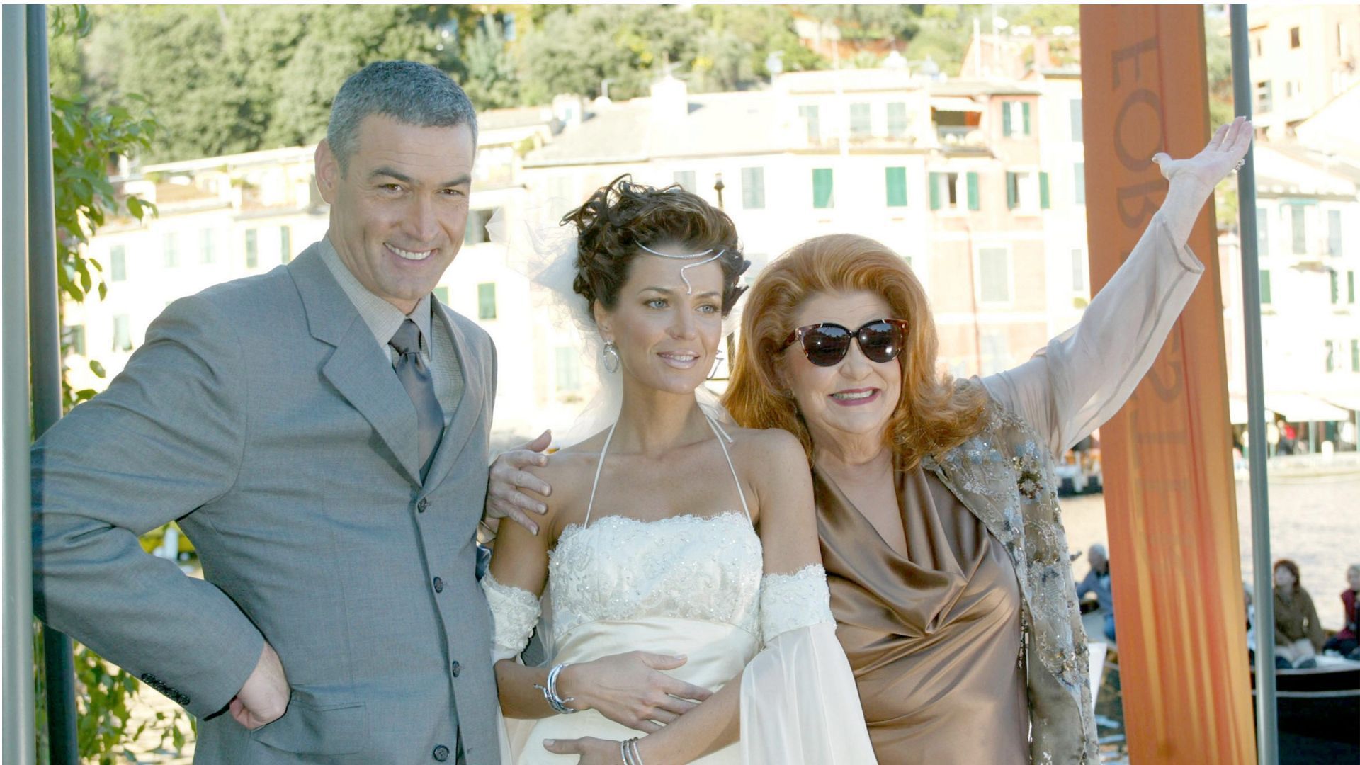 Dan McVicar (Clarke). Sandra Vidal (Sofia) and Darlene Conley (Sally) in Italy for a fashion show | Image: JPI