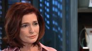 Carolyn Hennesy is a trapeze artist | Image: YouTube