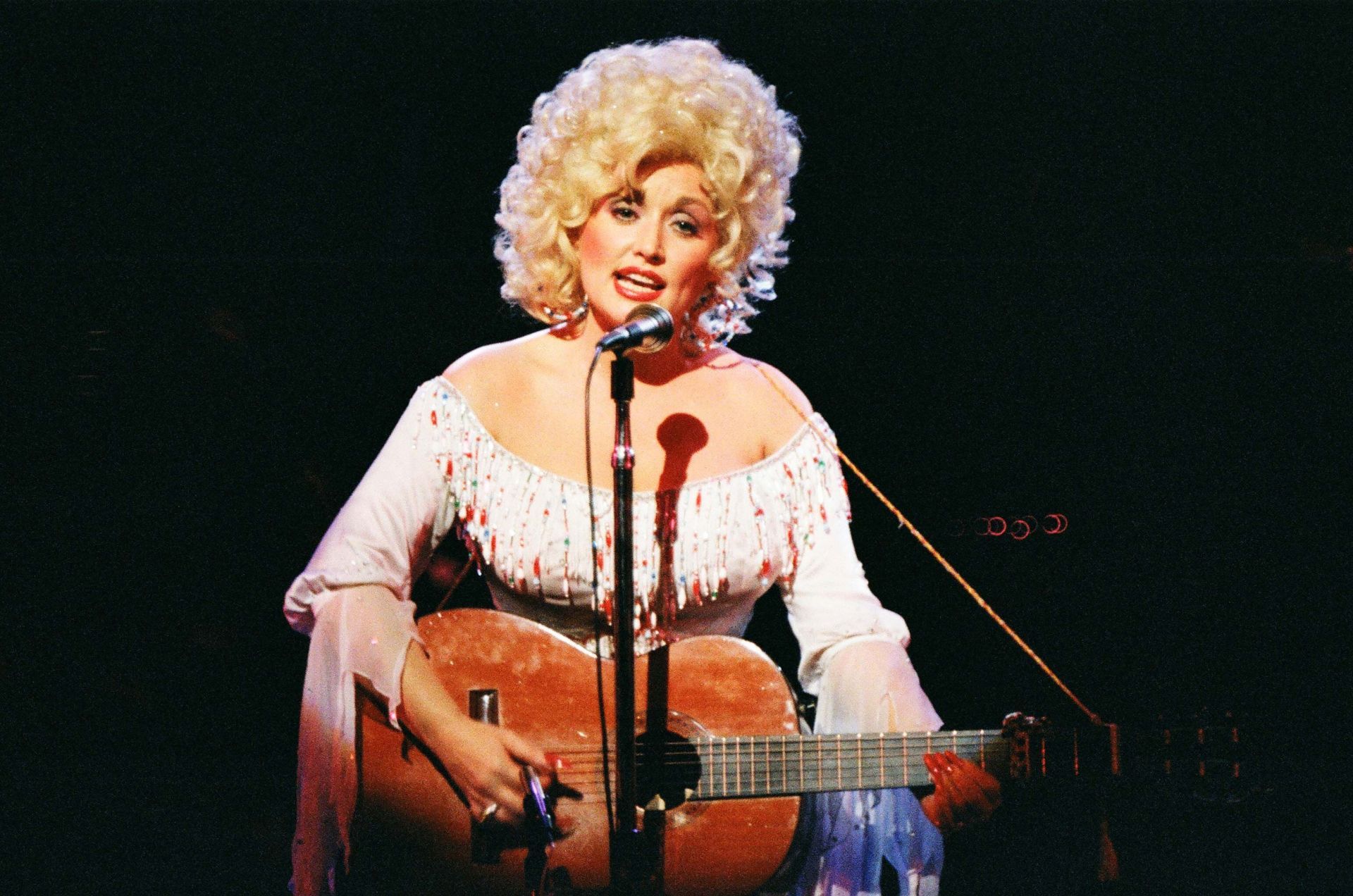 from-free-books-to-disaster-relief-remembering-dolly-parton-s-biggest