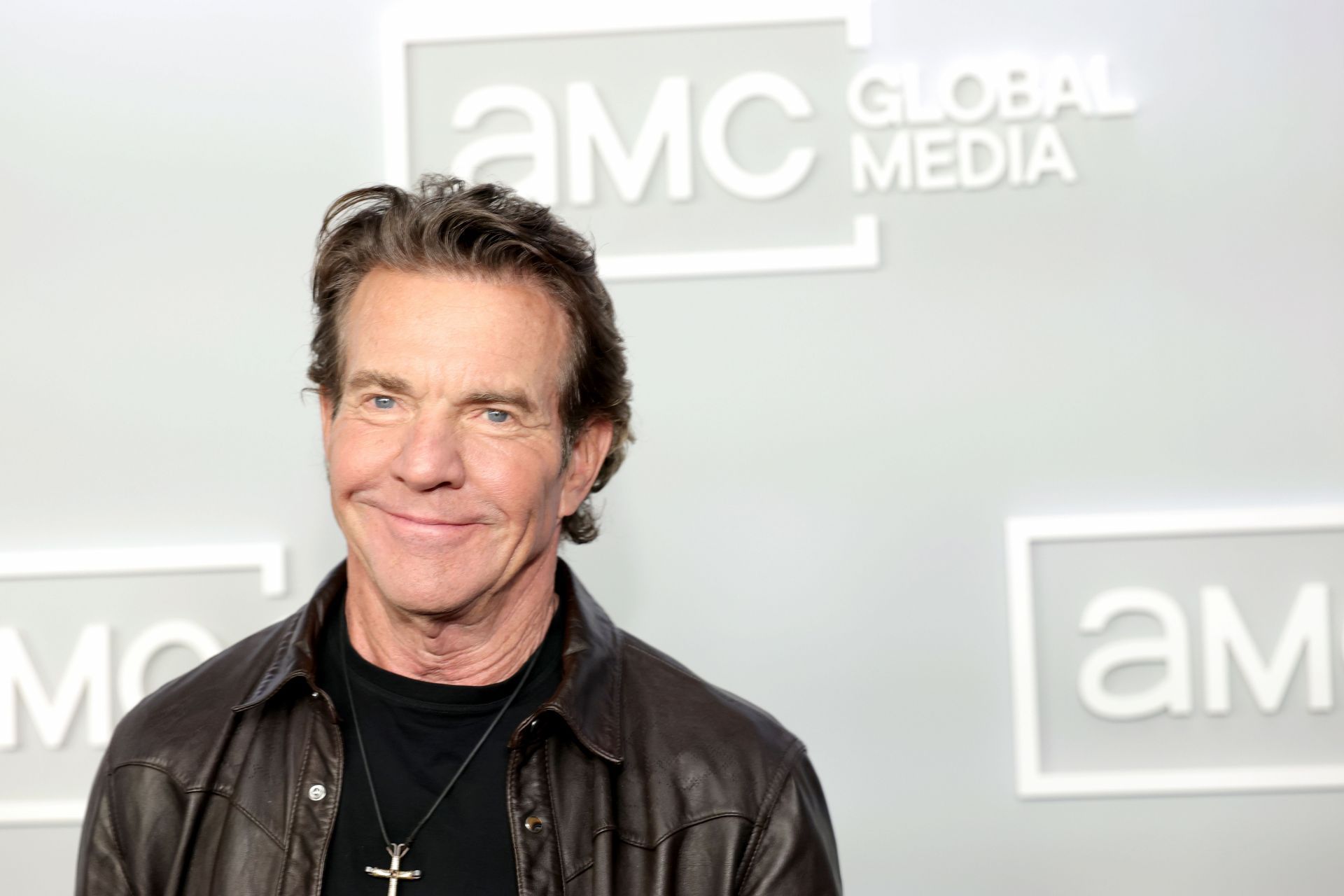 Dennis Quaid Is Returning To The World Of Dogs With Netflix s New dennis-quaid-is-returning-to-the-world-of-dogs-with-netflix-s-new